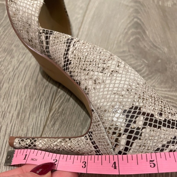 Vince Camuto Snakeskin Heels - Picture 7 of 7
